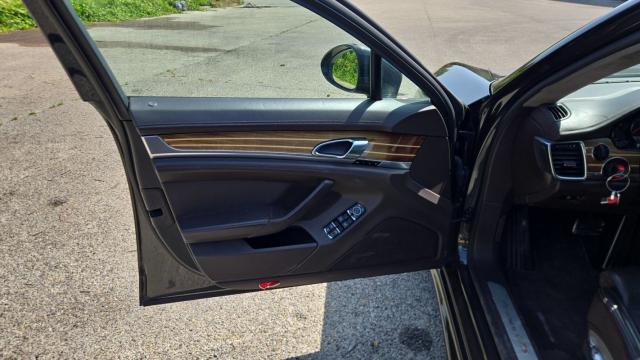 Porsche Panamera image 6