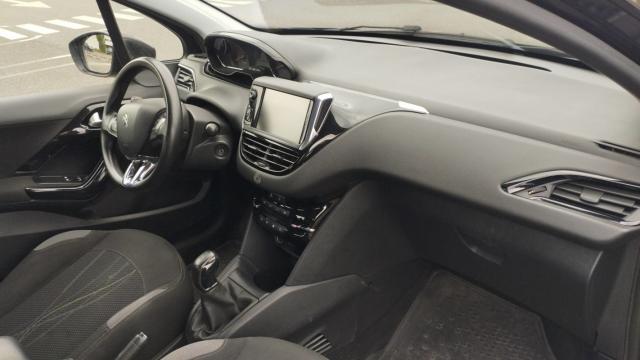 Peugeot 208 image 4