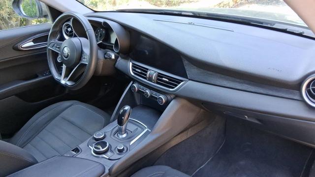 Alfa Romeo Giulia image 2