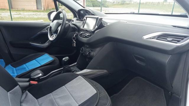 Peugeot 2008 image 1