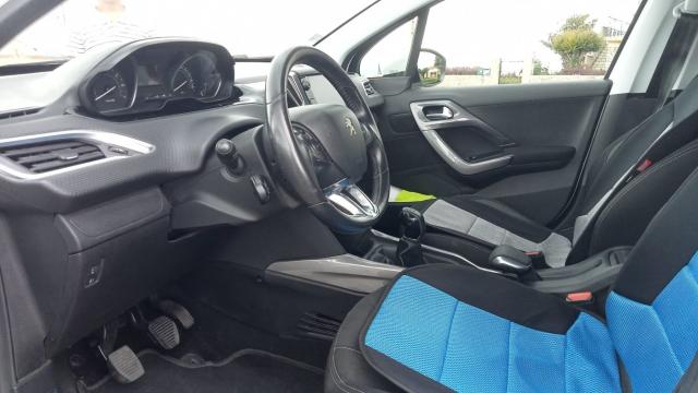 Peugeot 2008 image 8