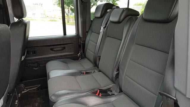 Land Rover Defender image 7