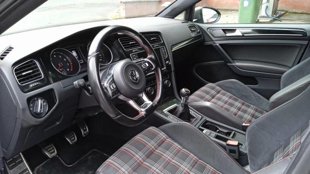 Volkswagen Golf image 2
