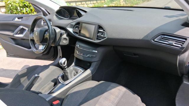 Peugeot 308 image 1