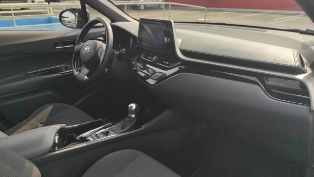 Toyota C-Hr image 5
