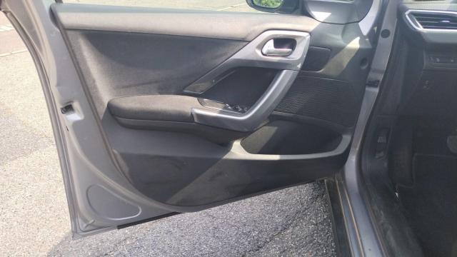 Peugeot 2008 image 7