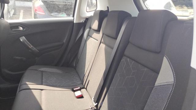 Peugeot 2008 image 3