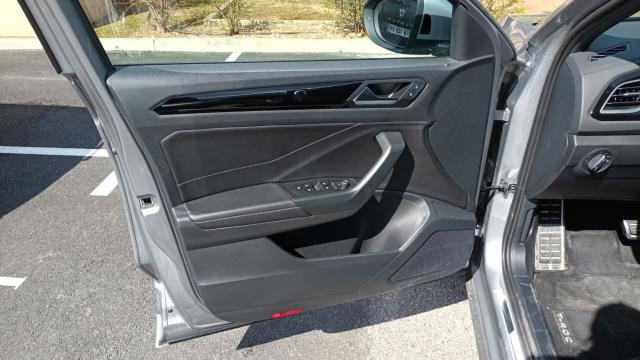 Volkswagen T-Roc image 7