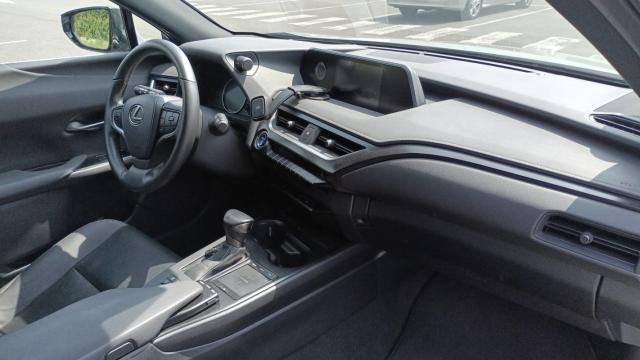 Lexus Ux image 2