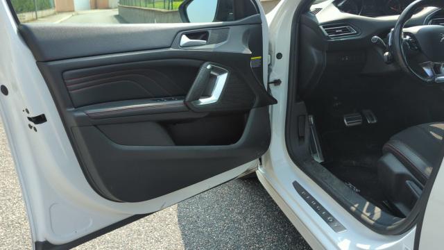Peugeot 308 image 3