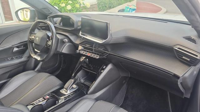 Peugeot 2008 image 3