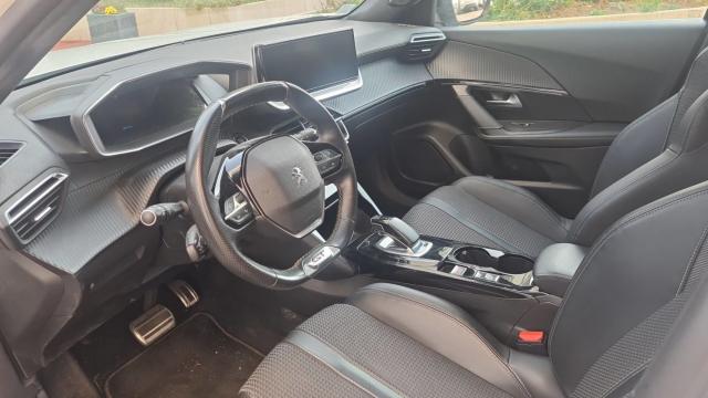 Peugeot 2008 image 8