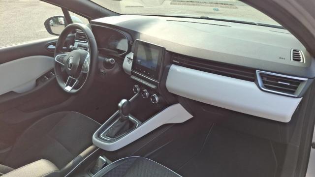 Renault Clio image 6