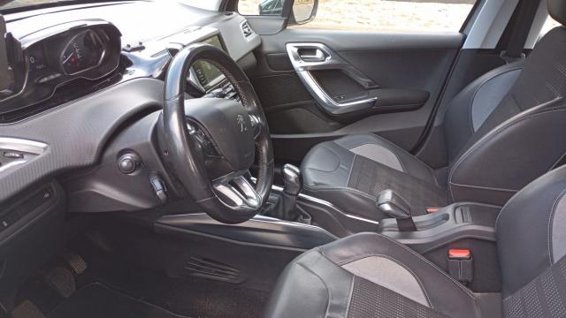 Peugeot 2008 image 8