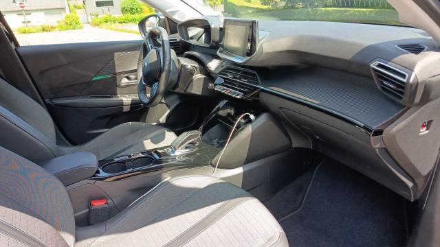 Peugeot E-208 image 8