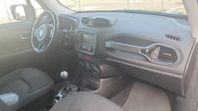 Jeep Renegade image 5