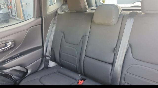Jeep Renegade image 2