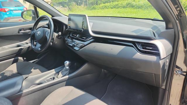 Toyota C-Hr image 6
