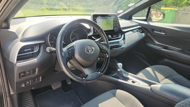Toyota C-Hr image 9