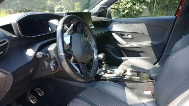Peugeot 208 image 9