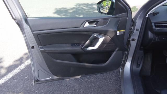 Peugeot 308 image 6