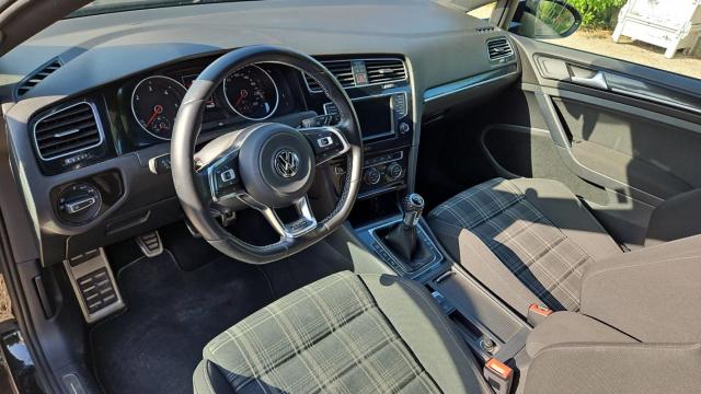 Volkswagen Golf image 1