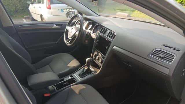 Volkswagen Golf image 8