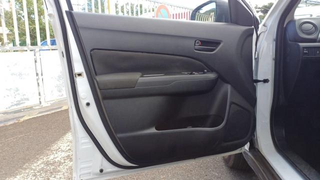 Suzuki Vitara image 8