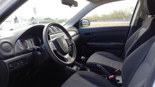 Suzuki Vitara image 7