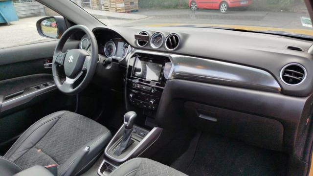 Suzuki Vitara image 9