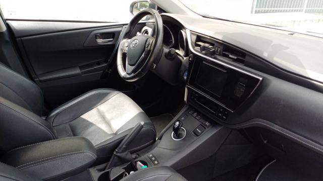 Toyota Auris image 3