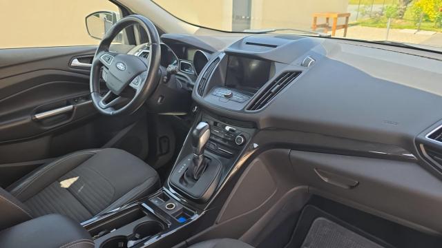 Ford Kuga image 8