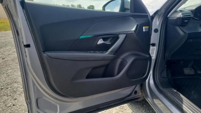 Peugeot 2008 image 2