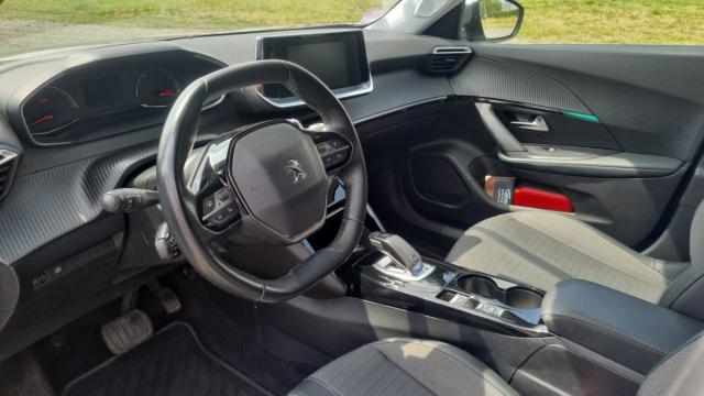 Peugeot 2008 image 3