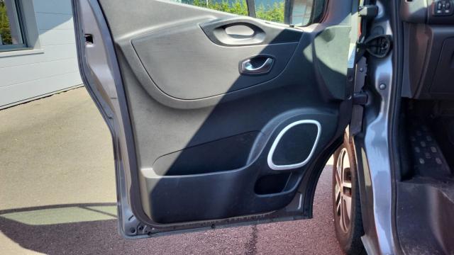 Renault Trafic image 9