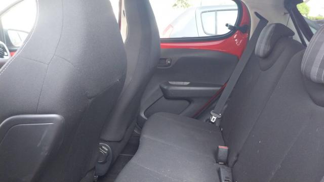 Peugeot 108 image 2