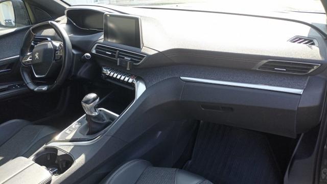 Peugeot 5008 image 8