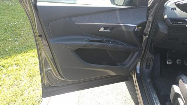 Peugeot 5008 image 3