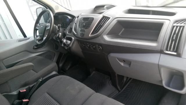 Ford Transit image 4