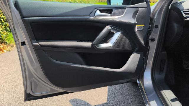 Peugeot 308 image 8