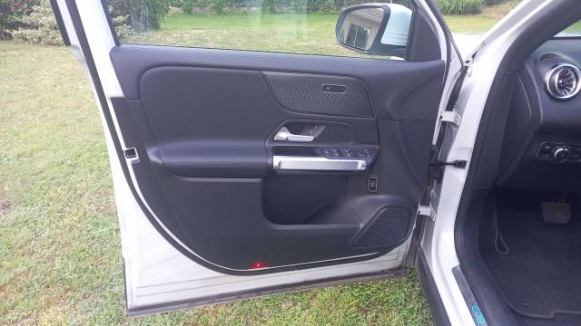 Mercedes Benz Eqb image 1