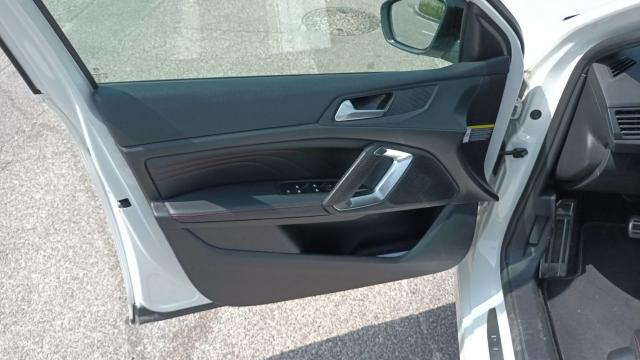 Peugeot 308 image 8