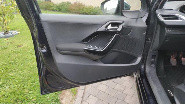 Peugeot 208 image 5