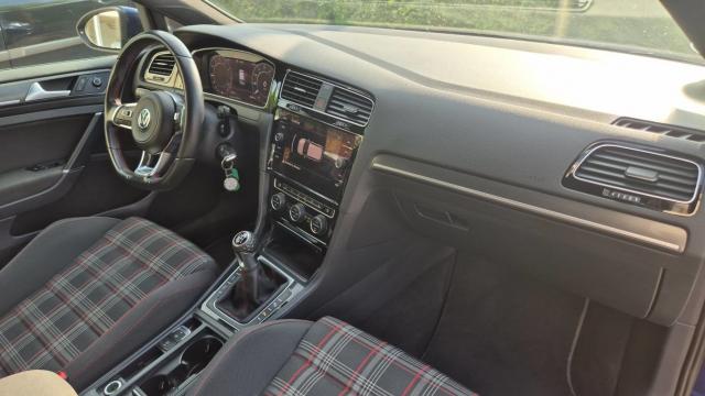 Volkswagen Golf image 8
