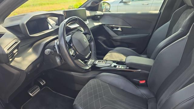 Peugeot 208 image 2