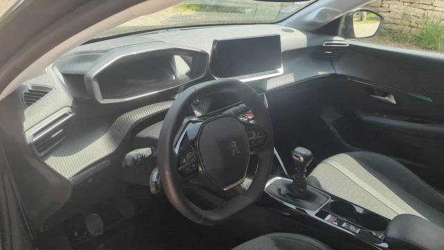 Peugeot 208 image 7