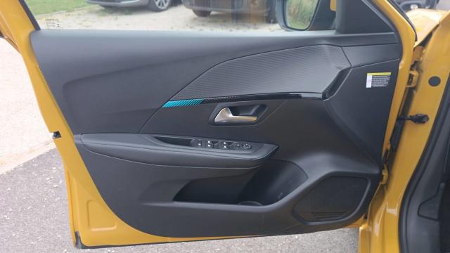 Peugeot 208 image 7