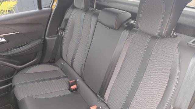 Peugeot 208 image 1