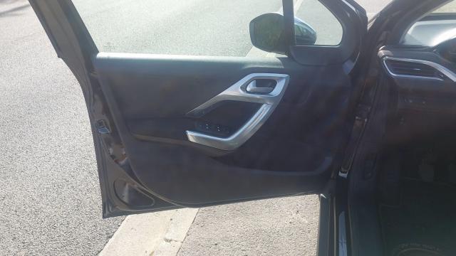 Peugeot 2008 image 6