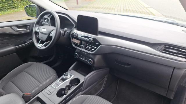 Ford Kuga image 7